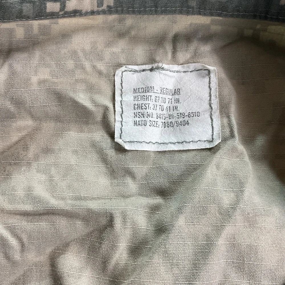 ARMY Combat Uniform (ACU) Coat Size Medium Reg (Olive Green Hook Fastner)
